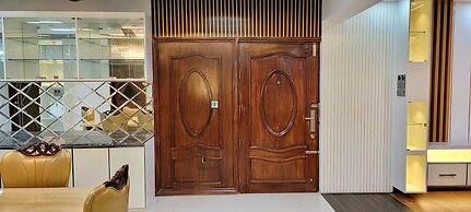 Luxurious 3-bhk Highly Secured & Close to Airport