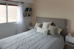 Luminoso Depto. Piso Alto con balcon 4p