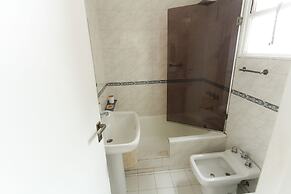 Luminoso Depto. Piso Alto con balcon 4p