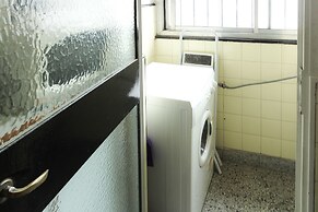 Luminoso Depto. Piso Alto con balcon 4p