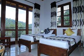 The Springfields Kandy