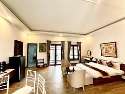 Sen Hong Apartment & Beer Garden