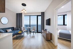 STEPS Batumi  Hotel & Suites