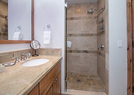 Beaver Creek Landing A406 3 Bedroom Condo by RedAwning