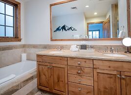 Beaver Creek Landing A406 3 Bedroom Condo by RedAwning