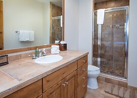 Beaver Creek Landing A406 3 Bedroom Condo by RedAwning