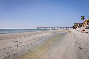 Modern Redington Beach Townhome: Steps to Beach!