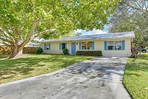 3 Mi to Riverwalk: Pet-friendly Home w/ Yard!