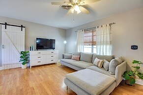 3 Mi to Riverwalk: Pet-friendly Home w/ Yard!