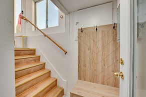 1 Mi to Downtown: Salem Vacation Rental!