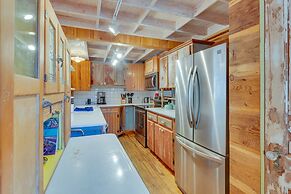 Riverside Retreat w/ Screened Porch: 6 Mi to Taos!