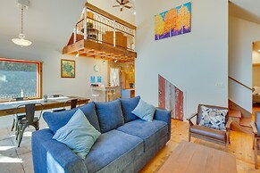 Riverside Retreat w/ Screened Porch: 6 Mi to Taos!