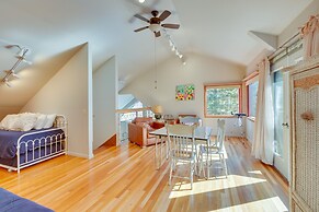 Riverside Retreat w/ Screened Porch: 6 Mi to Taos!