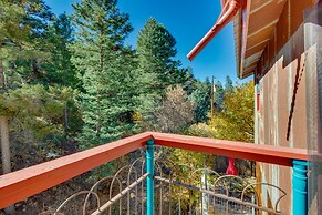 Riverside Retreat w/ Screened Porch: 6 Mi to Taos!