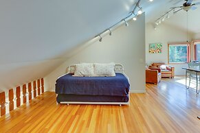 Riverside Retreat w/ Screened Porch: 6 Mi to Taos!