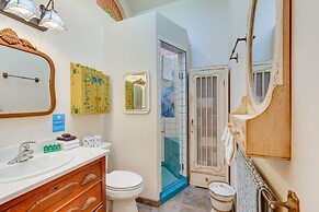 Riverside Retreat w/ Screened Porch: 6 Mi to Taos!