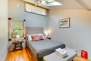 Riverside Retreat w/ Screened Porch: 6 Mi to Taos!