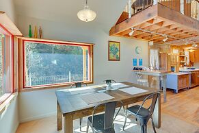 Riverside Retreat w/ Screened Porch: 6 Mi to Taos!