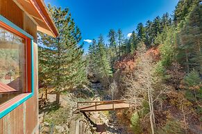 Riverside Retreat w/ Screened Porch: 6 Mi to Taos!
