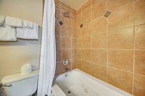 6 Mi to Winter Park Resort: Townhome w/ Hot Tub!