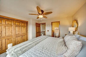 6 Mi to Winter Park Resort: Townhome w/ Hot Tub!