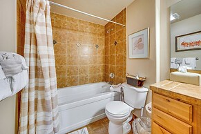 6 Mi to Winter Park Resort: Townhome w/ Hot Tub!