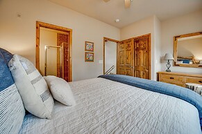 6 Mi to Winter Park Resort: Townhome w/ Hot Tub!