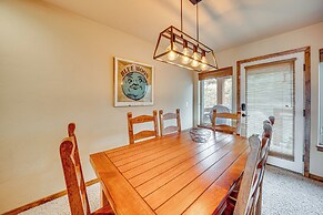 6 Mi to Winter Park Resort: Townhome w/ Hot Tub!