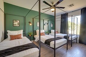 Luxury Goodyear Home w/ Private Pool + Pickleball!