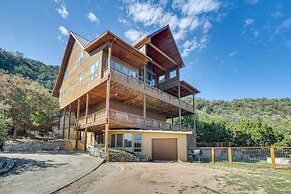 Scenic Canyon Lake Vacation Home Near Boat Ramp!