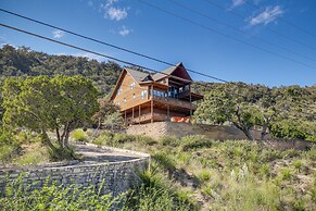 Scenic Canyon Lake Vacation Home Near Boat Ramp!
