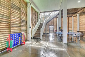 Oceanfront Crystal Beach Vacation Home w/ Deck!