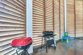 Oceanfront Crystal Beach Vacation Home w/ Deck!