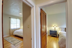 Charming Hamilton Hideaway: Half-mi to Main St!