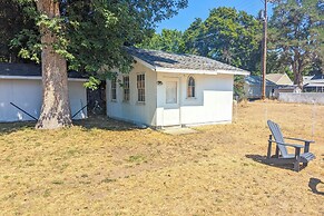 Charming Hamilton Hideaway: Half-mi to Main St!