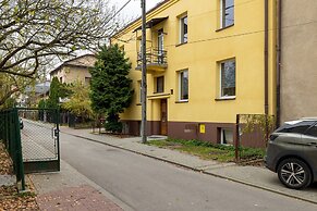Modern Apartment in Krakow by Renters