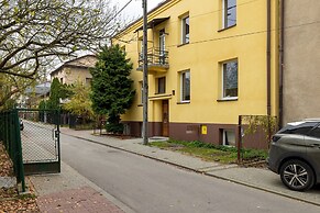 Modern Apartment in Krakow by Renters