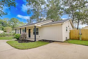 Dog-friendly Home in The Woodlands w/ Fenced Yard!