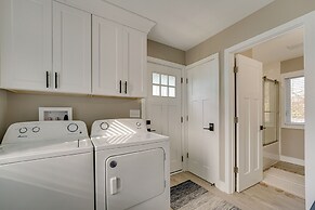 Cozy Algonac Home w/ Grill: Walk to St Clair River