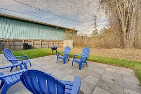 Cozy Algonac Home w/ Grill: Walk to St Clair River