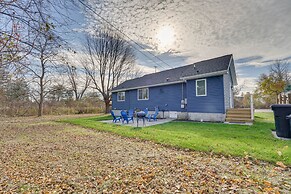 Cozy Algonac Home w/ Grill: Walk to St Clair River