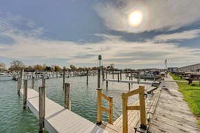 Cozy Algonac Home w/ Grill: Walk to St Clair River