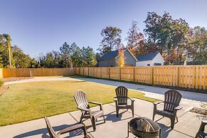 Belmont Vacation Home w/ Fire Pit: Walk Downtown!