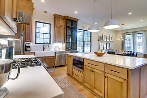 Belmont Vacation Home w/ Fire Pit: Walk Downtown!