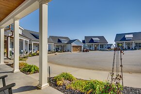 Lake Access & Boat Slip: Greenwood Cottage!