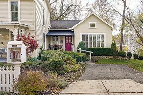 Charming Granville Home w/ Porch - Walk Downtown!