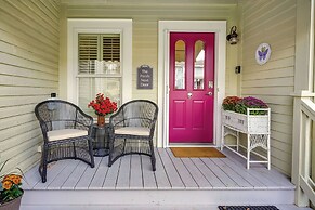 Charming Granville Home w/ Porch - Walk Downtown!