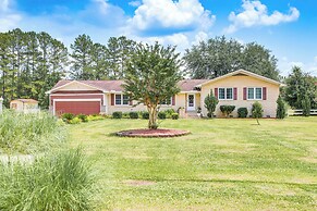 Moncks Corner Home ~ 4 Mi to Lake Moultrie!