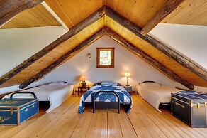 Remote Escape: Vermont Cabin w/ Mountaintop Views!