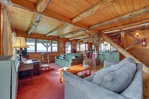 Remote Escape: Vermont Cabin w/ Mountaintop Views!